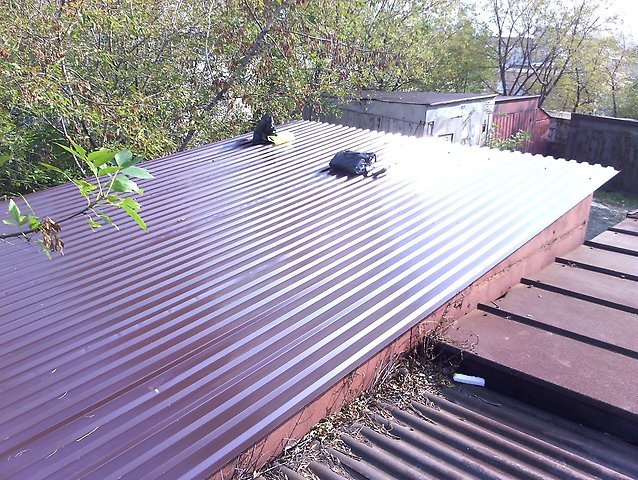 Ремонт крыши гаража металлопрофилем